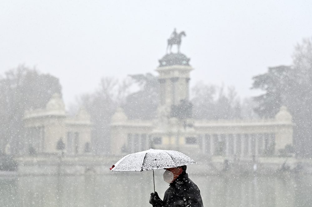 Wintereinbruch in Madrid (Bild: Gabriel Bouys/AFP)