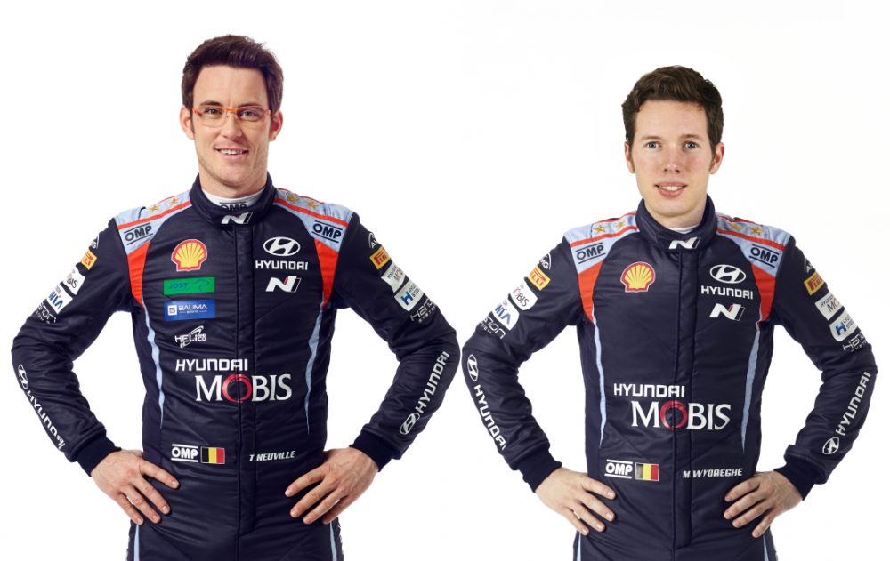 Thierry Neuville geht mit Martijn Wydaeghe als Beifahrer in die Saison 2021. Hyundai Motorsport hat Freitagnachmittag die üblichen Porträtfotos zum Jahresauftakt veröffentlicht (Bilder: Hyundai Motorsport)