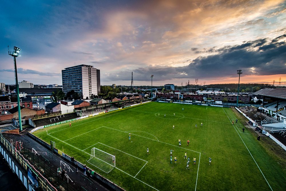 Das Stadion von Racing Mechelen: Für die Autoren Kristof De Decker und Hans De Groef die belgische Schönheit schlechthin (Bild: Jonas Roosens/Belga)