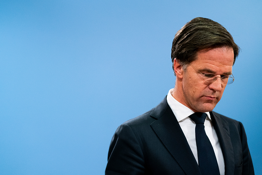 Mark Rutte bei der Pressekonferenz zum Rücktritt seiner Regierung (Bild: Bart Maat/ANP/AFP)