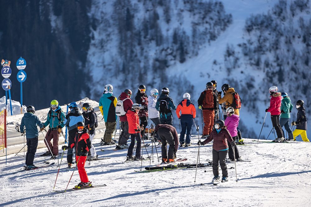 Skitouristen in Österreich (Bild: Johann Groder/AFP)