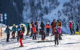 Skitouristen in Österreich (Bild: Johann Groder/AFP)