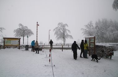 Spaziergänger im Schnee von Botrange (Bild: Chantal Scheuren/BRF)