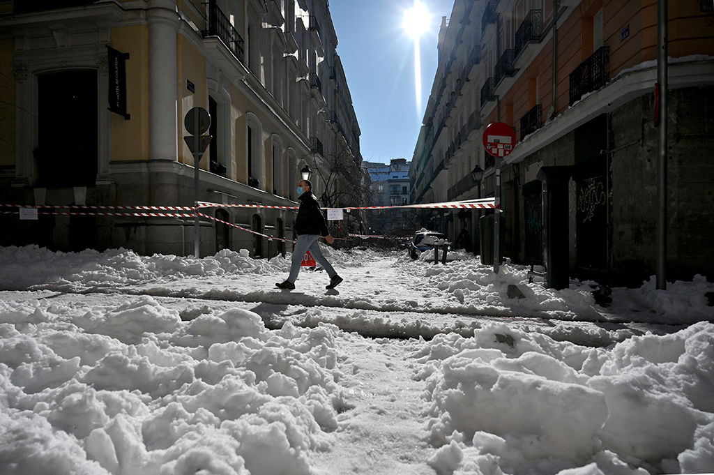 Schnee in Madrid (Bild: Gabriel Bouys/AFP)