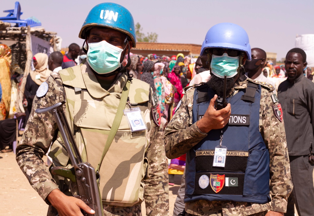 Nach 13 Jahren: UN-Friedenstruppen ziehen sich aus Darfour zurück (Bild: AFP)