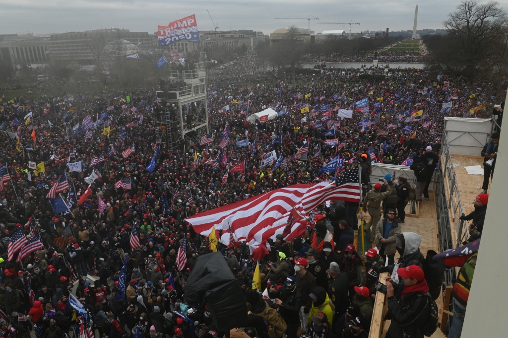 Proteste in Washington arten aus (Bild: Roberto Schmidt/AFP)