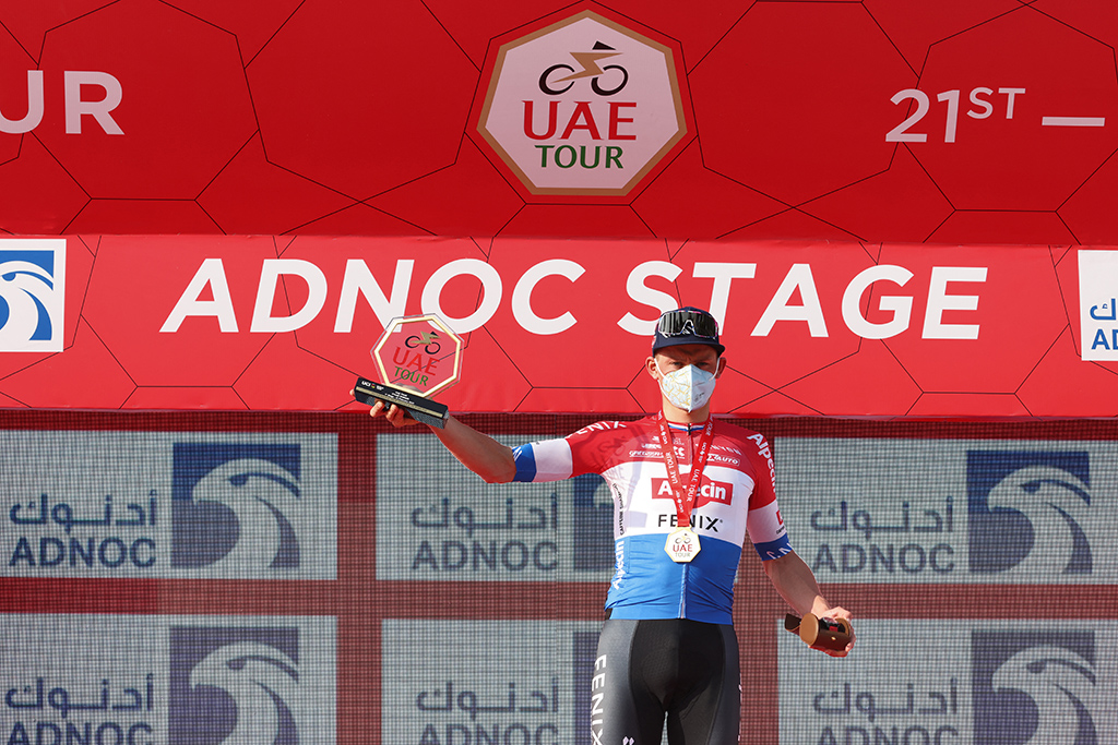 Mathieu van der Poel vom Team Alpecin-Fenix hat die erste Etappe der UAE Tour gewonnen (Bild: Giuseppe Cacace/AFP)