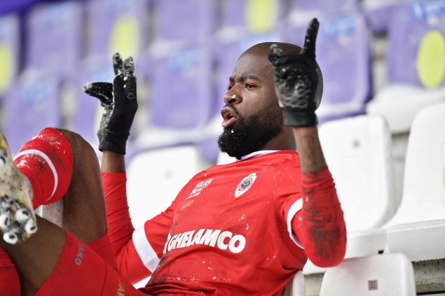 Antwerp Verteidigt Die Stadtmeisterschaft Gegen Beerschot