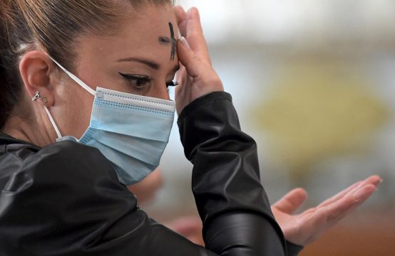 Aschenkreuz (Bild: Raul Arboleda/AFP)