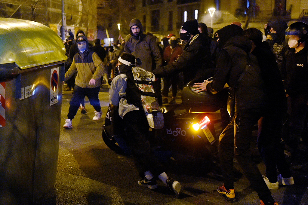 Proteste gegen die Inhaftierung von Rapper Pablo Hasél