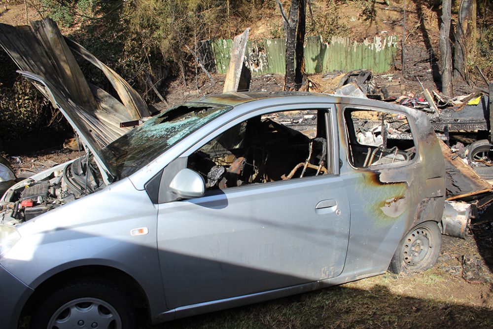 Schäden nach Brand eines Wohnwagens auf Kelmiser Campingplatz (Bild: Sarah Dederichs/BRF)