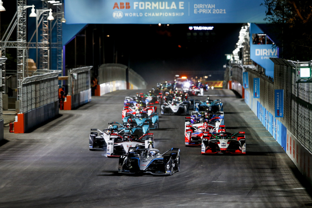 Auftakt der Formel-E-Saison in Saudi-Arabien (Bild: Adny Hone/Daimler AG)