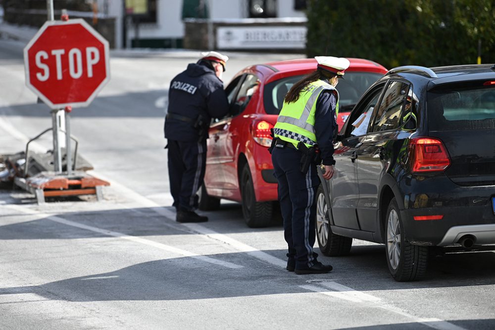 Deutsche Polizisten bei der Grenzkontrolle