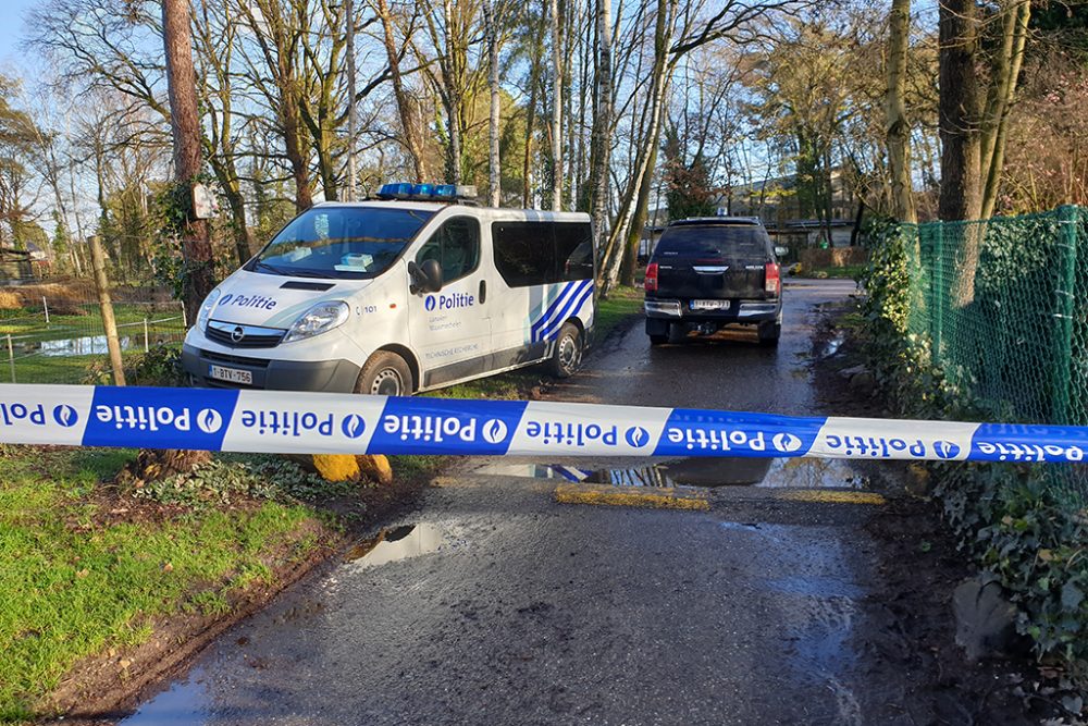 Polizeiabsperrung: Zwei Leichen in Lanaken gefunden