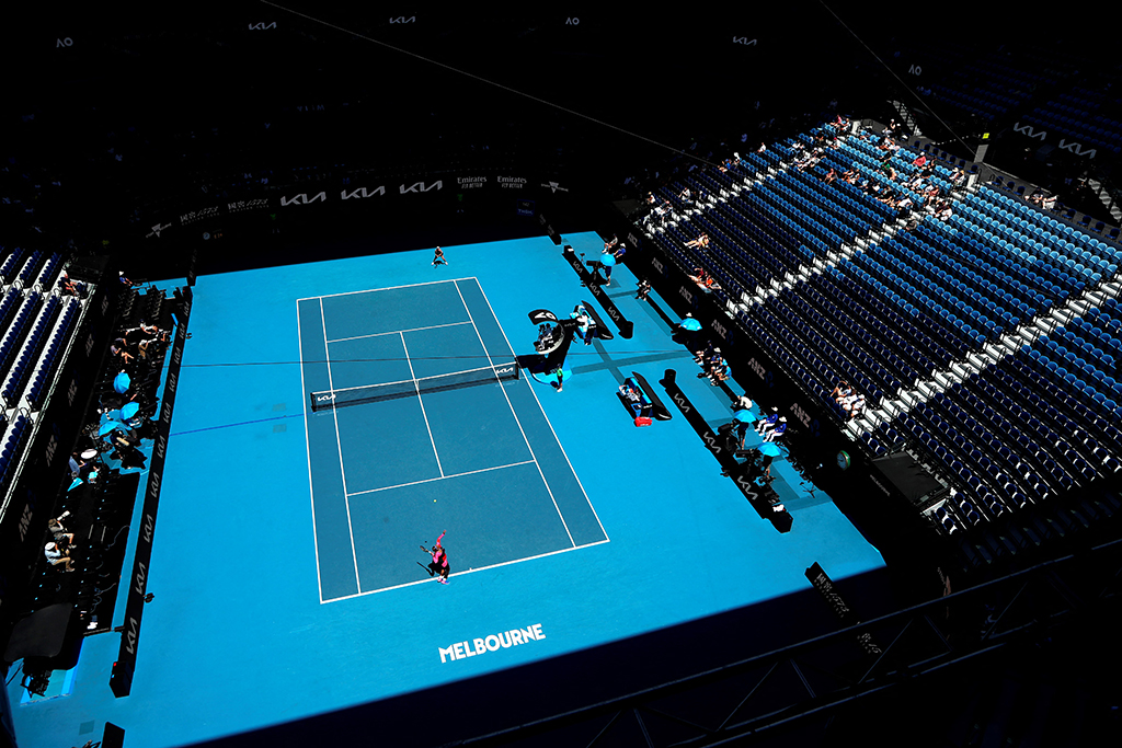 Die Australian Open dürfen fortgesetzt werden, allerdings sind die kommenden fünf Tage keine Zuschauer mehr erlaubt (Bild: Brandon Malone/AFP)