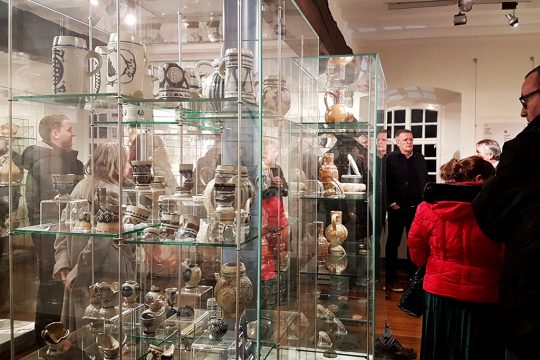 Besuch im Töpfereimuseum Raeren (Archivbild: Katrin Margraff/BRF)