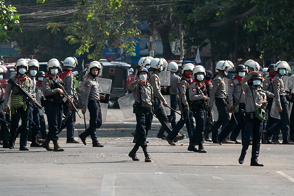 Polizisten in Yangon (Bild: Sai Aung Main/AFP)