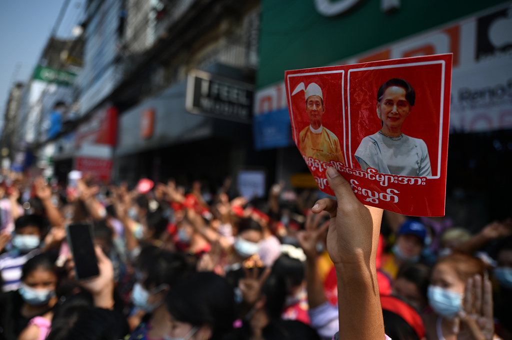 Proteste-gegen-Militaerputsch-in-Myanmar (Bild: Ye Aung Thu/AFP)