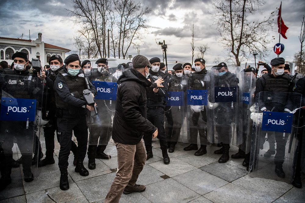 Ahmet Sik bei einem Studentenprotest am 2.2. (Bild: Bulent Kilic/AFP)