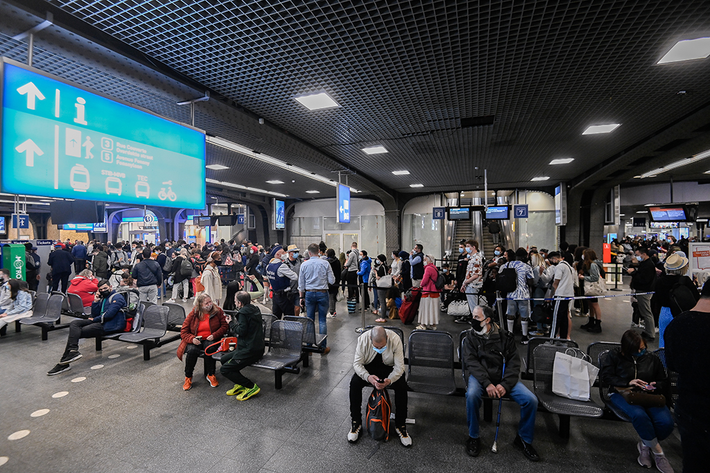 Ein voller Bahnhof Midi in Brüssel (Bild: Laurie Dieffembacq/Belga)