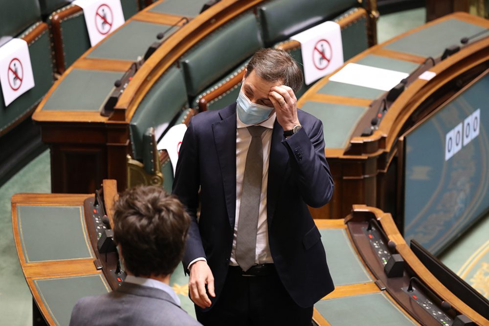 Premier Alexander De Croo am Donnerstag in der Kammer (Bild: Benoit Doppagne/Belga)