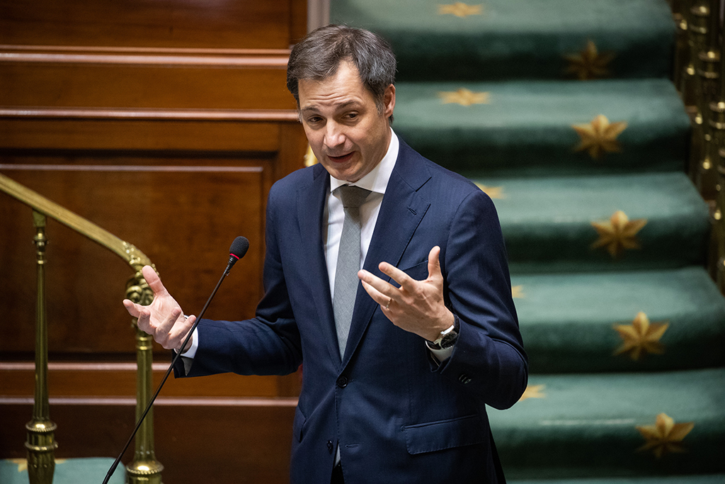 Premier Alexander De Croo am Donnerstag in der Kammer (Bild: Benoit Doppagne/Belga)