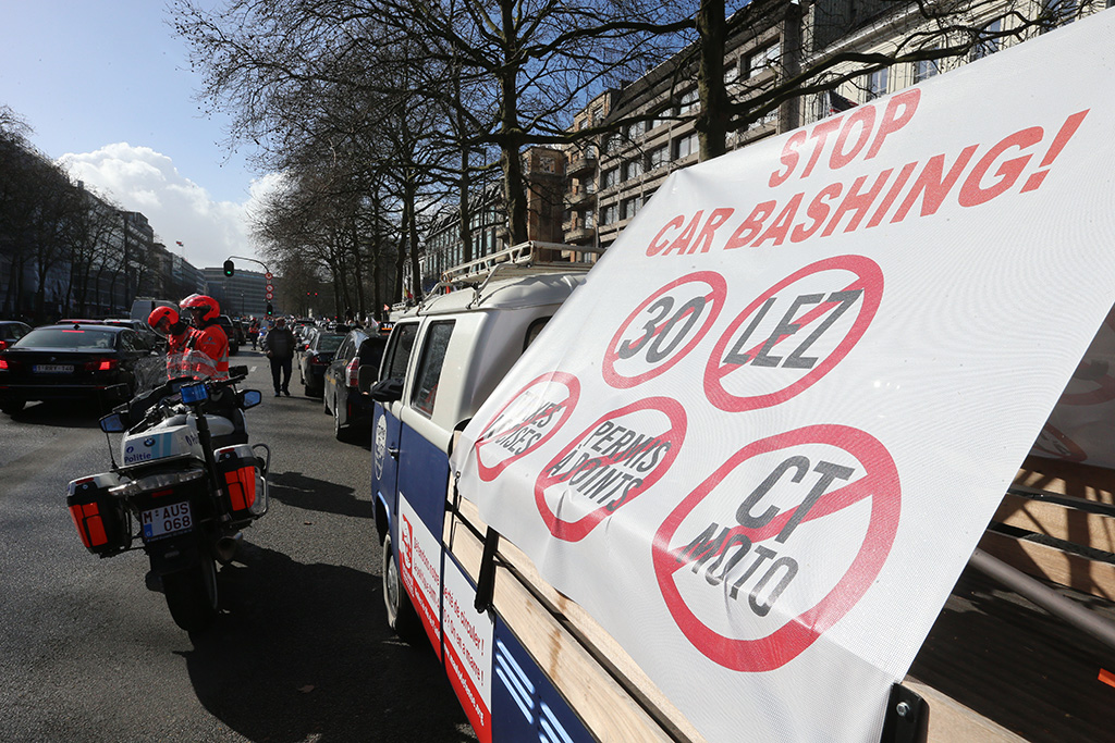 Demo gegen Brüsseler Mobilitätspolitik (Bild: Nicolas Maeterlinck/Belga)