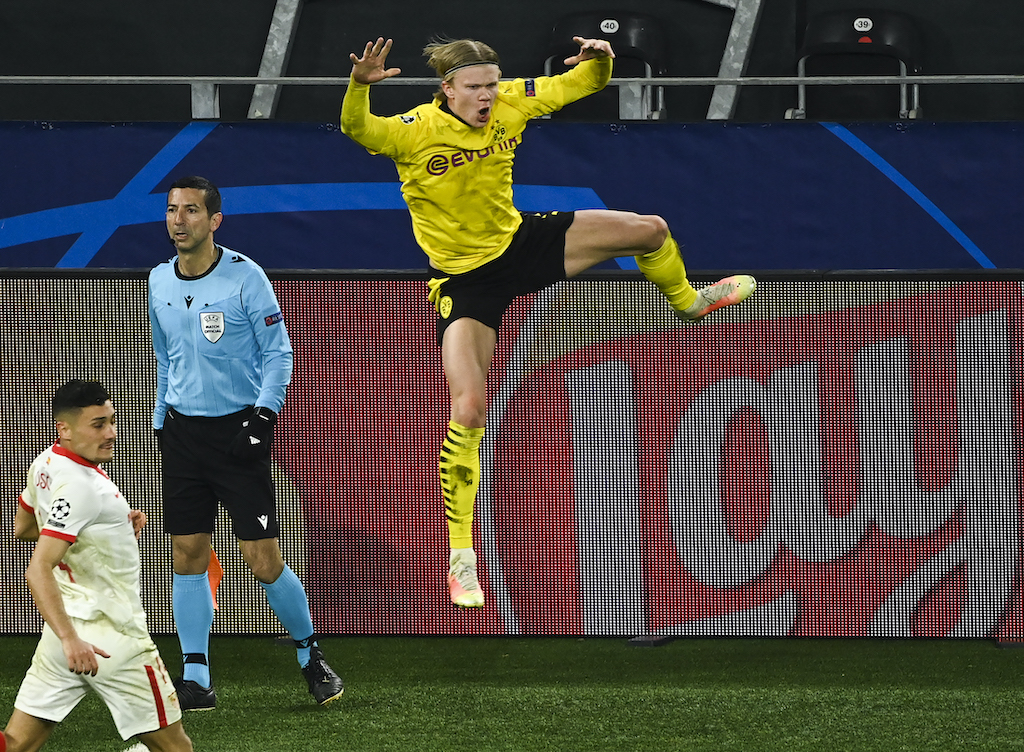Erling Haaland sicherte mit zwei Treffern den Einzug in das Viertelfinale (Bild: Ina Fassbender/AFP)