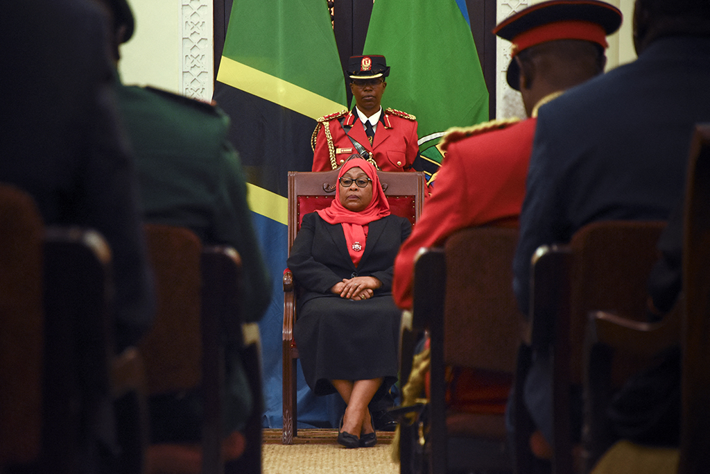 Tansanias neue Präsidentin Samia Suluhu Hassan (Bild: STR/AFP)