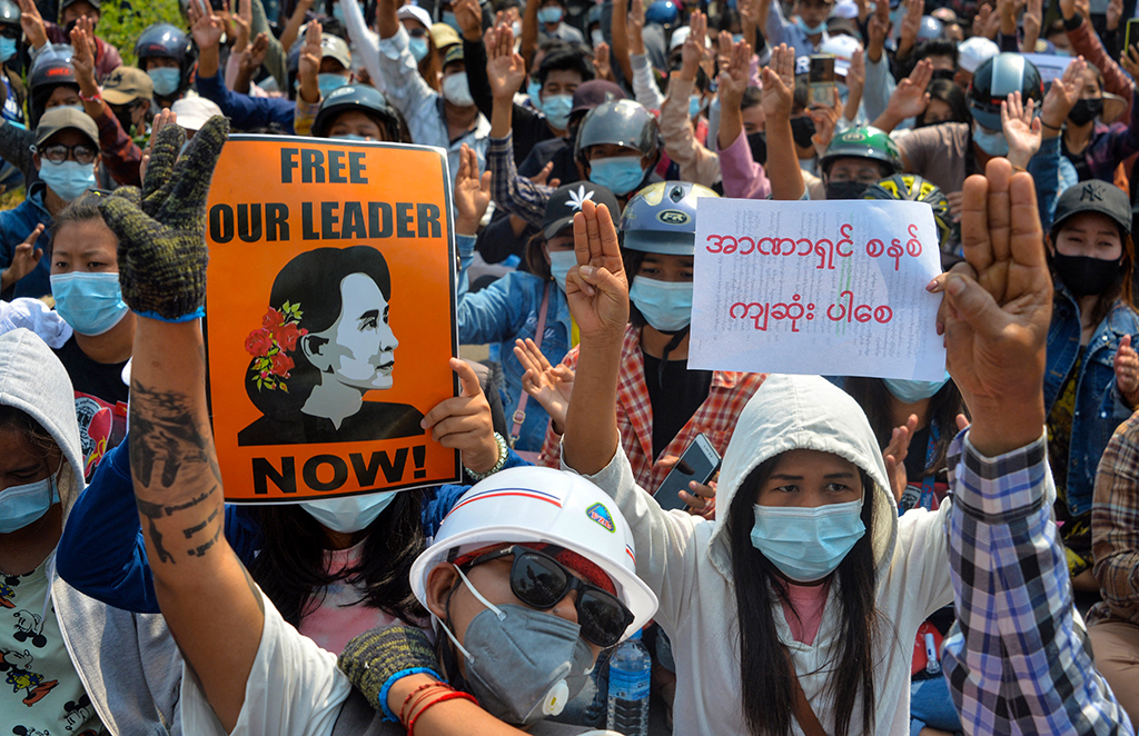 Massenproteste in Naypyidaw am 8. März (Bild: STR/AFP)