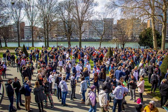 Protest gegen Corona-Maßnahmen in Lüttich (Belga: Thomas Michiels)