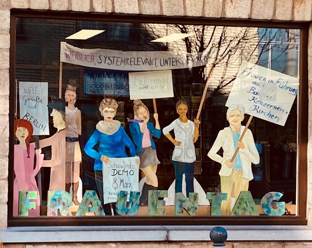 Schaufensterdemo von Frauen in St. Vith (Bild: privat)