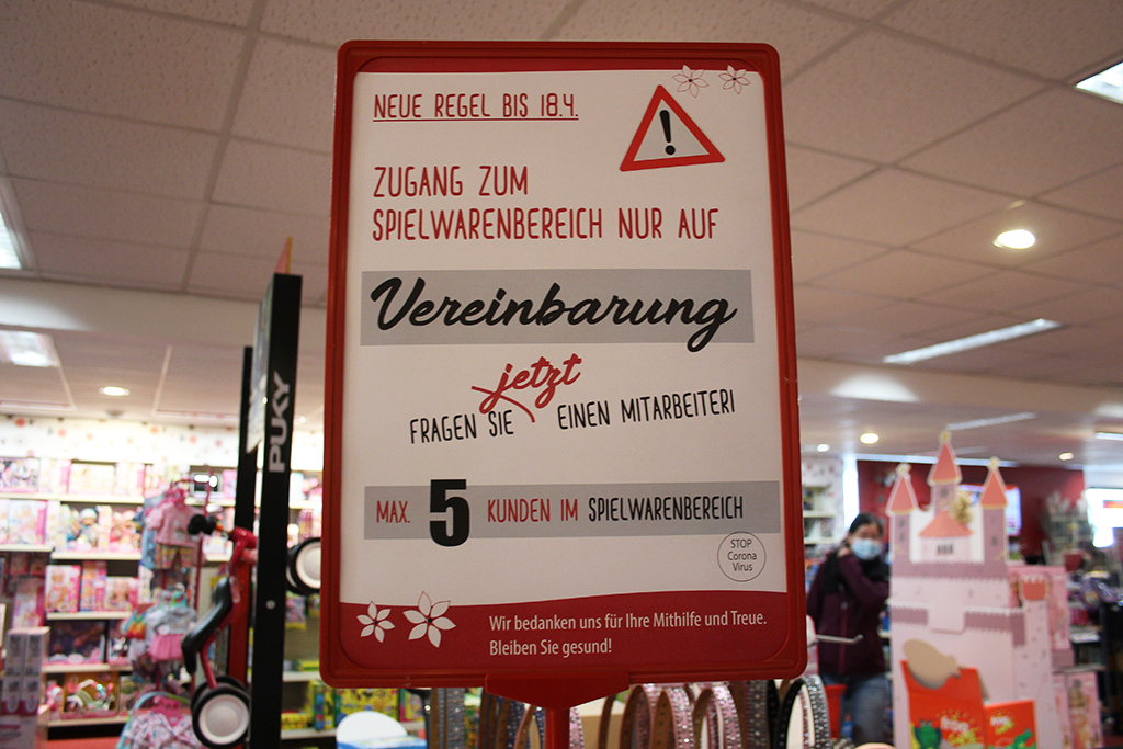 Einkaufen auf Termin - das gilt auch für die Spielwarenabteilung bei Thiemann in St. Vith (Bild: Michaela Brück/BRF)