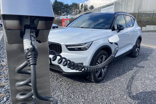 Elektroauto (Bild: Simonne Doepgen/BRF)