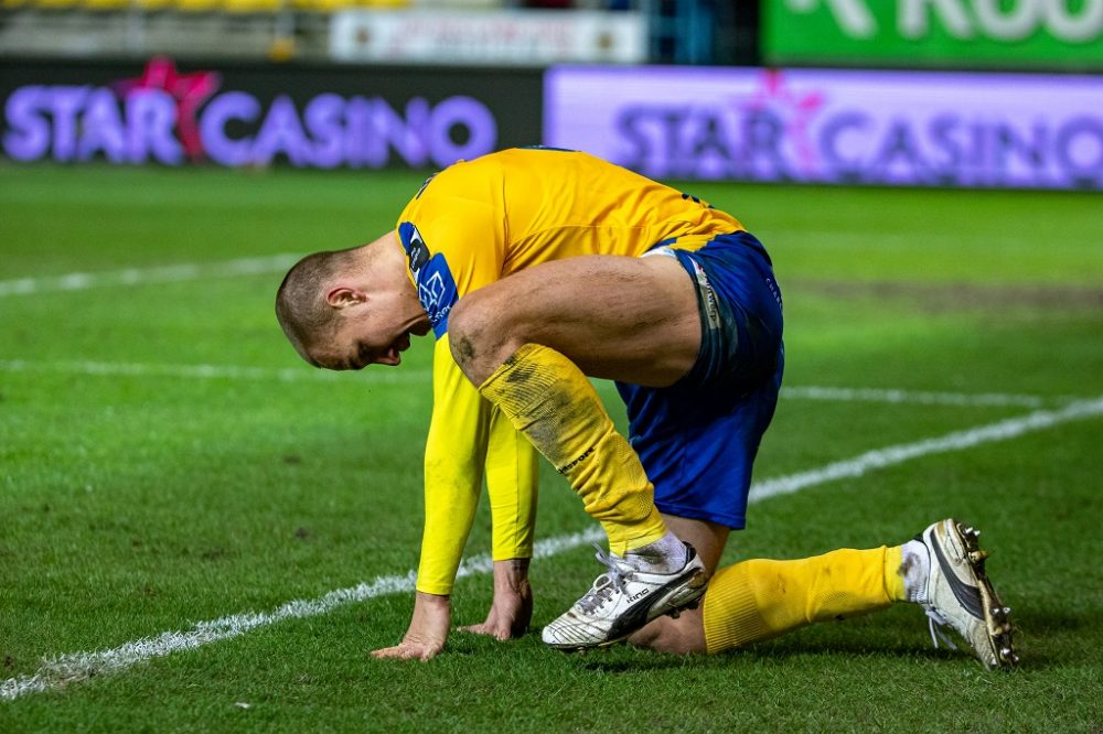 Waasland-Beveren (hier Michael Frey) musste sich erneut geschlagen geben (Bild: Kurt Desplenter/Belga).