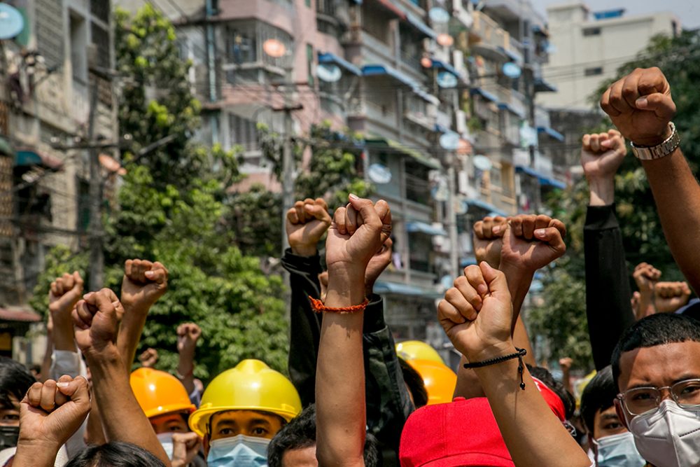 Protest gegen den Militärputsch in Yangon am Samstag (Bild: AFP)