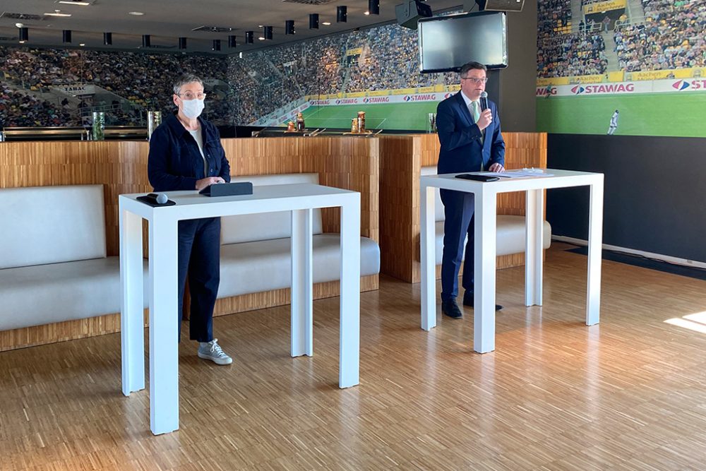 Oberbürgermeisterin Sibylle Keupen und Städteregionsrat Dr. Tim Grüttemeier bei der Pressekonferenz der Krisenstäbe von Stadt und Städteregion Aachen (Bild: Simonne Doepgen/BRF)