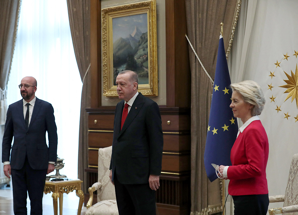 Charles Michel, Recep Tayyip Erdogan und Ursula von der Leyen (Bild: Turkish Presidential Press Service/AFP)