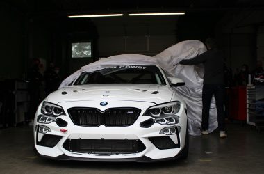 BMW M2 CS Racing Cup Benelux - Vorstellung in Zolder: Jeroom enthüllt sein Design (Bild: Katrin Margraff/BRF)