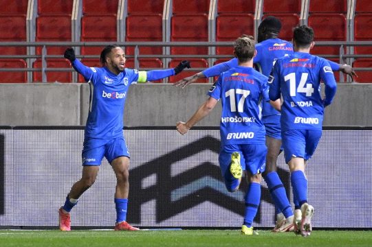 Genks Theo Bongonda war mit zwei Toren maßgeblich am Auswärtssieg beim Antwerp FC beteiligt (Bild: Yorick Jansens/Belga).