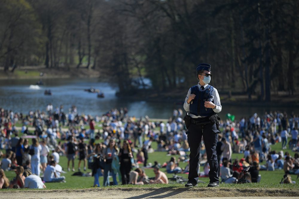 Schon am Dienstag war im Bois de la Cambre in Brüssel viel los (Bild: Laurie Dieffembacq/Belga)