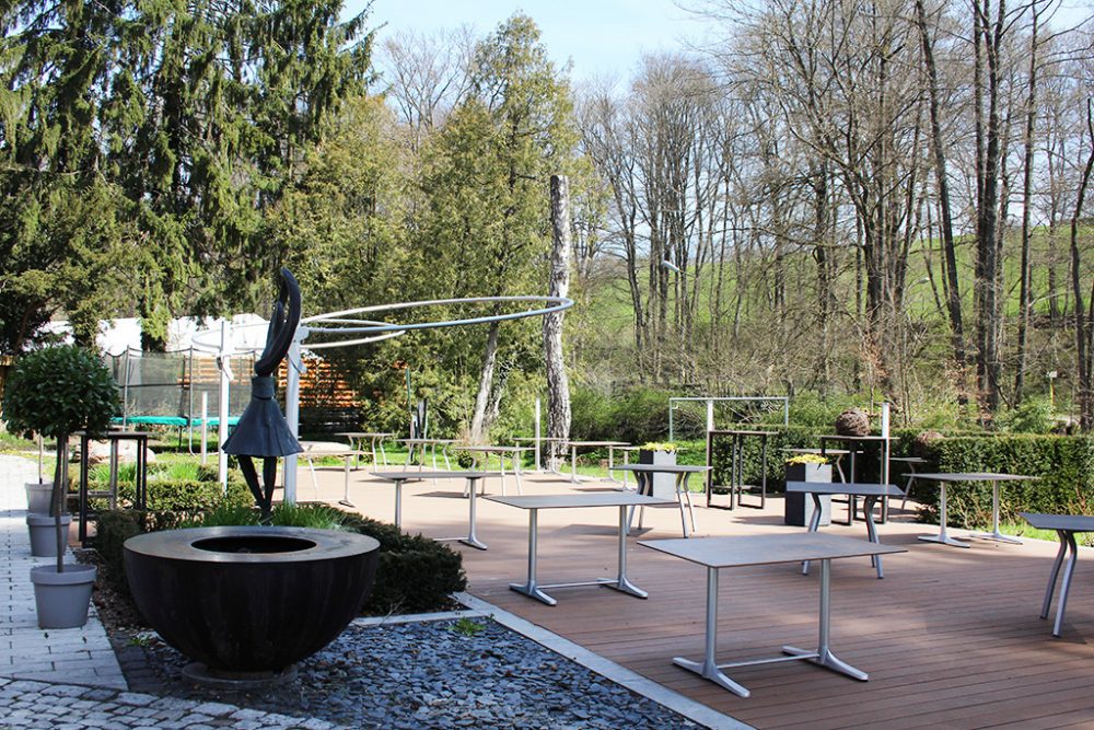 Die Terrasse am Atelier Eupen (Bild: Michaela Brück/BRF)