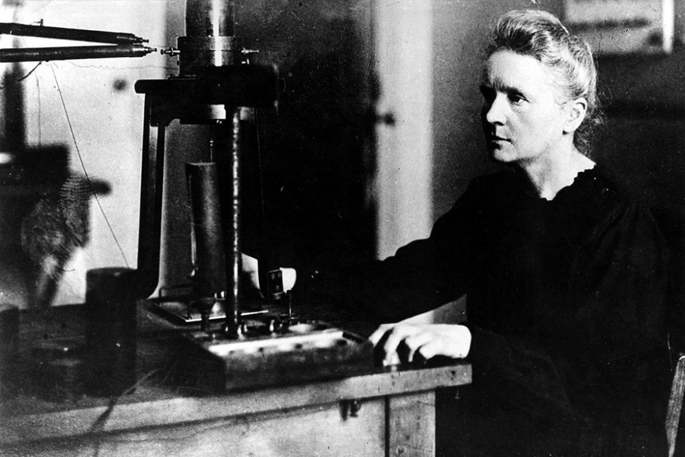 Marie Curie in ihrem Labor in Paris (undatiertes Archivbild: Belga)