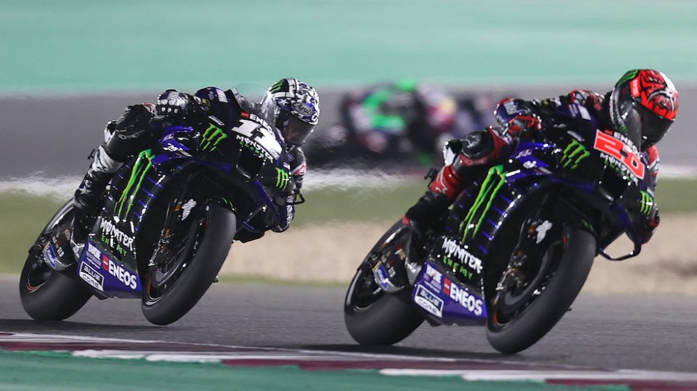 Fabio Quartararo (rechts) gewinnt das Rennen - Maverick Vinales behält die Gesamtführung (Links) (Bild: Karim Jaafar/AFP)