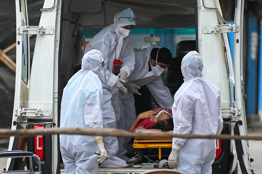 Rettungswagen mit Covid-Patient in Mumbai (Bild: Punit Paranjpe/AFP)