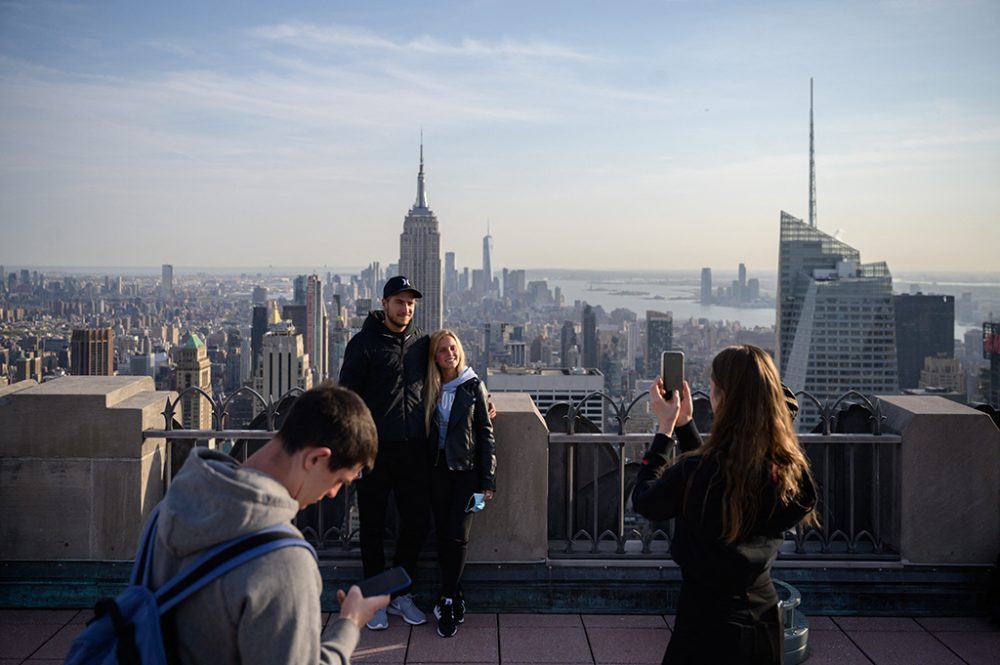 Touristen auf dem Rockefeller Center (Bild: Ed Jones/AFP)