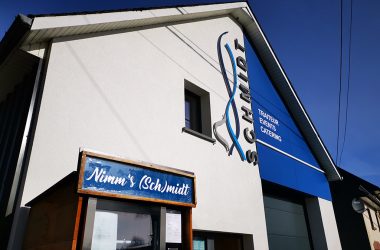 Der Laden von "Nimm's Schmidt" in Büllingen (Bild: Raffaela Schaus/BRF)