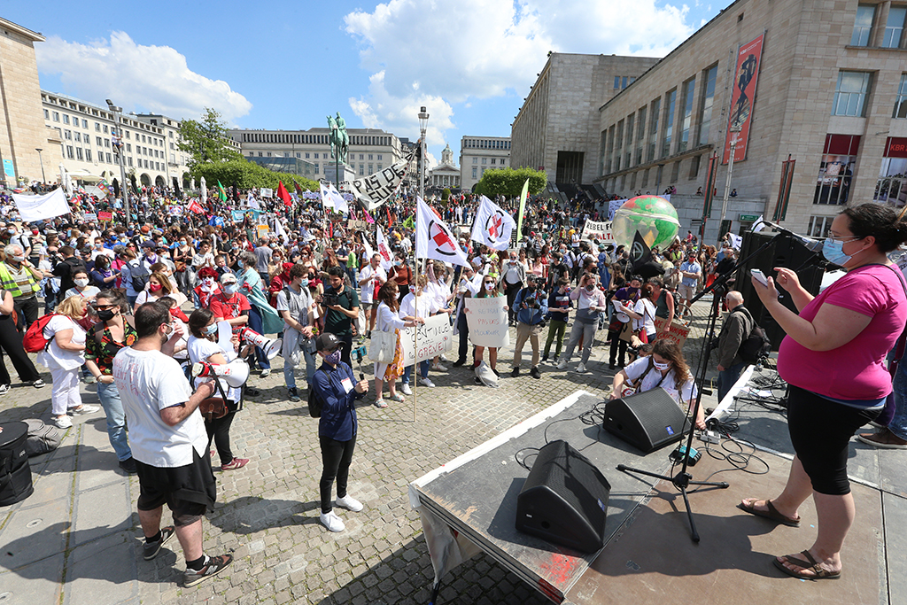 Mitarbeiter des Gesundheitswesens demonstrieren in Brüssel (Bild: Nicolas Maeterlinck/Belga)