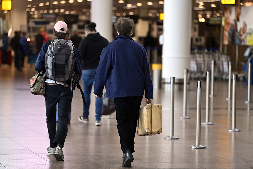 Der europäische Corona-Pass soll Reisen erleichtern (Bild vom Flughafen Zaventem, Eric Lalmand/Belga)