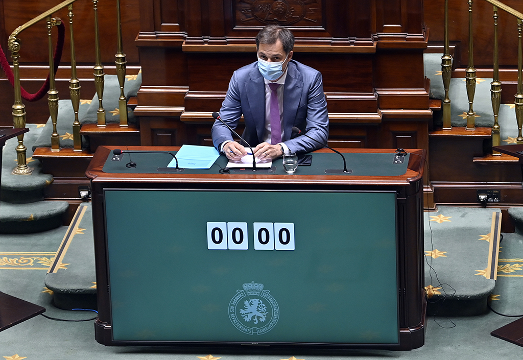 Premierminister De Croo am Mittwoch in der Kammer (Bild: Eric Lalmand/Belga)